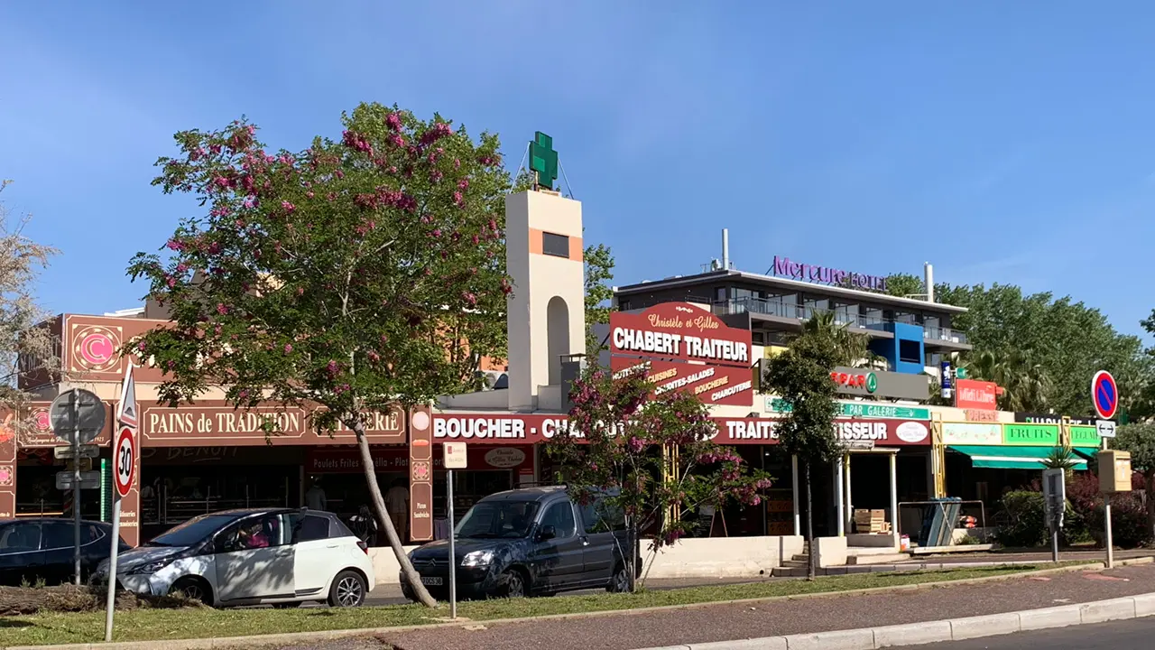 Boulangerie, boucherie, traiteur et tous commerces à proximité